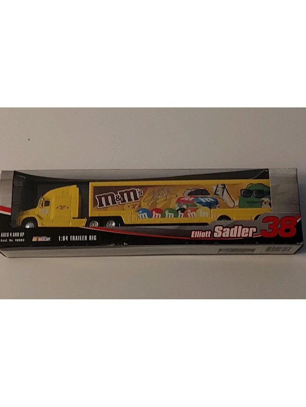 Winners Circle Elliott Sadler #38 M&M's Trailer Rig 1:64 Yellow